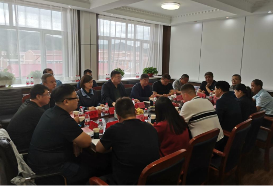 抓實主題教育，助力鄉村振興