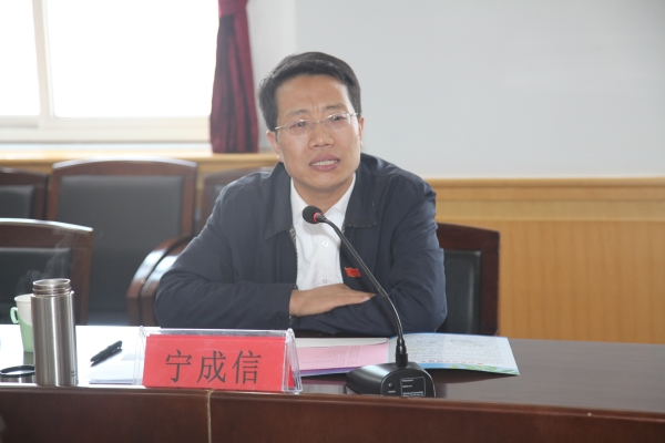 省委宣傳部寧成信處長一行蒞臨我校指導