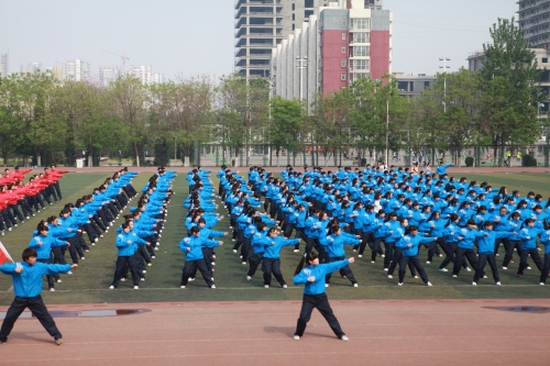 我校舉辦2015年廣播體操比賽