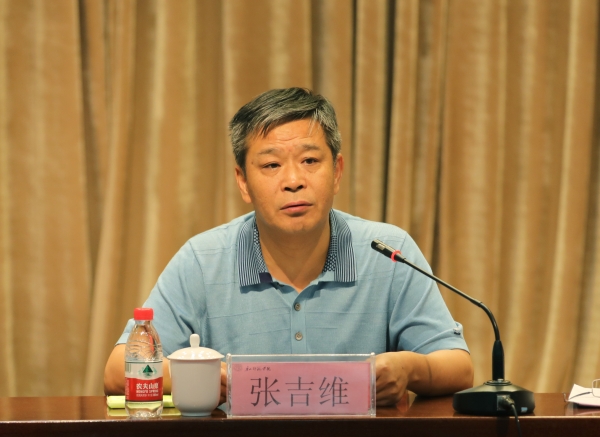 我校舉行本科教學(xué)工作審核評估校內(nèi)自評估專家意見反饋會