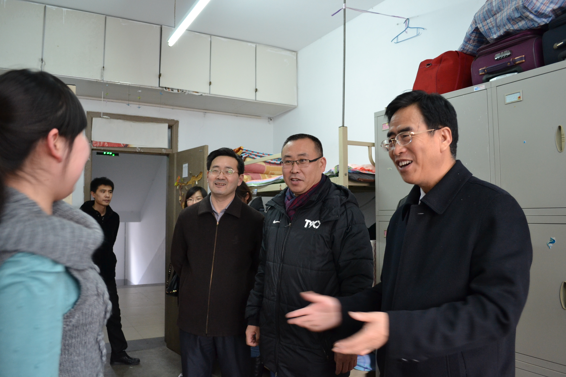 院長范永勝到學生宿舍走訪調研