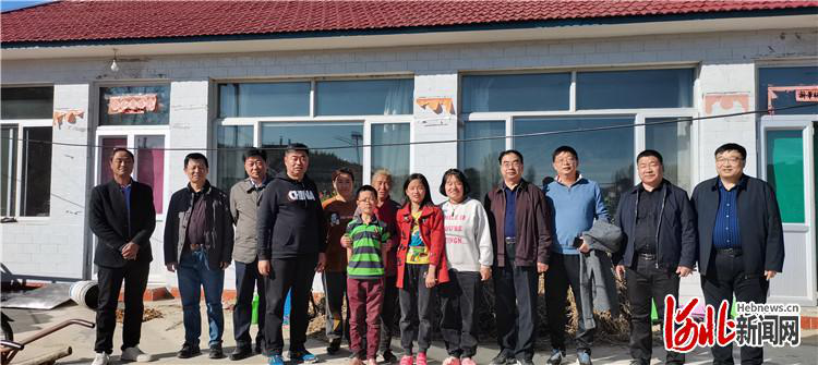 河北新聞網報道我校舉辦的一場特殊主題黨日活動