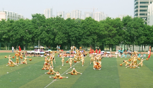 我校舉辦第二屆體育文化節之第十一屆”協力杯”健美操大賽