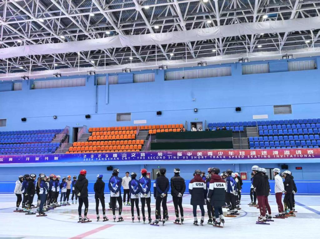 外國語學院青年志愿者助力第二屆中美青少年短道速滑邀請賽   