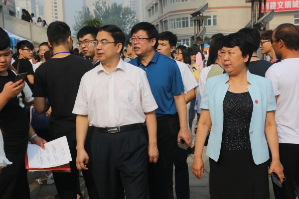 我校圓滿完成2017年迎新工作