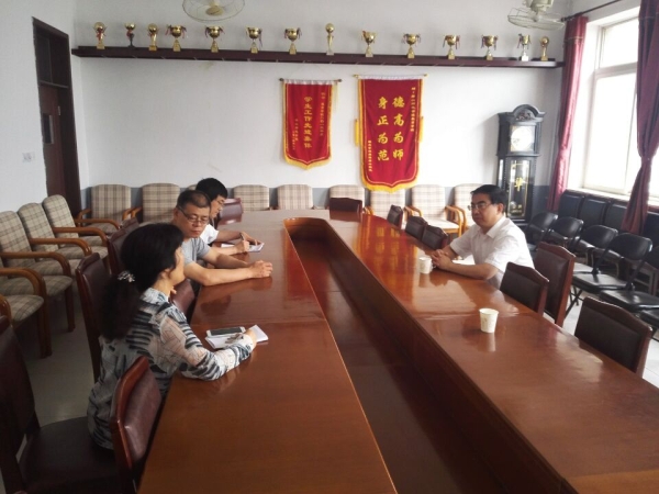 校黨委書記王英到教育學院巡視考場并進行調研