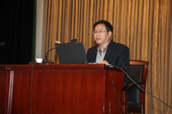 我校舉辦2017年全國兩會精神輔導報告會