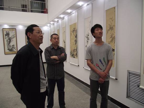 中國夢(mèng)--我的夢(mèng)--校園夢(mèng)系列報(bào)道之一——美術(shù)系畢業(yè)生張敬豪舉辦水墨作品展