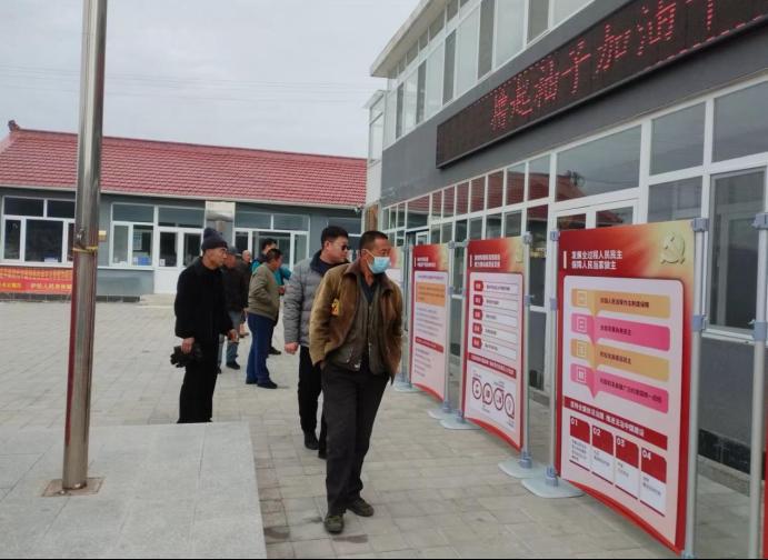 【“聚焦二十大”系列報道】唐山師范學院駐村工作隊組織黨的二十大精神學習